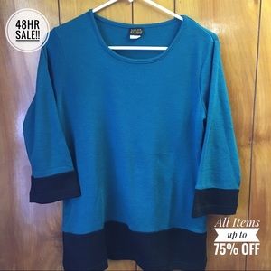 Women’s 3/4 Sleeve Blu Black Sweater Split Side M
